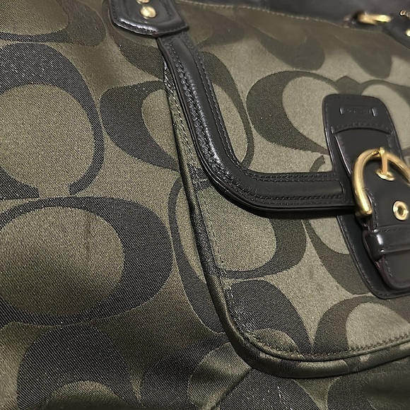 Beautiful COACH F1382-F26248 Campbell Signature Green Bag! - Picture 13 of 17